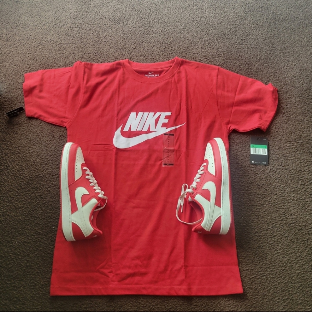 Nike Dunk Low Sneakers NWOB with matching Tshirt Size XL